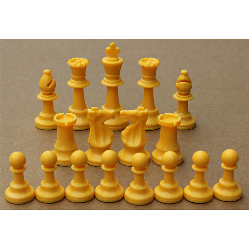 Colorful Plastic Chess Pieces  - Board Game Queen บทวิจารณ์และราคา