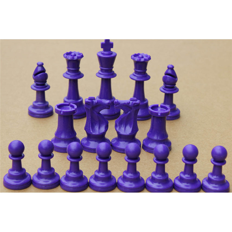 Colorful Plastic Chess Pieces  - Board Game Queen บทวิจารณ์และราคา